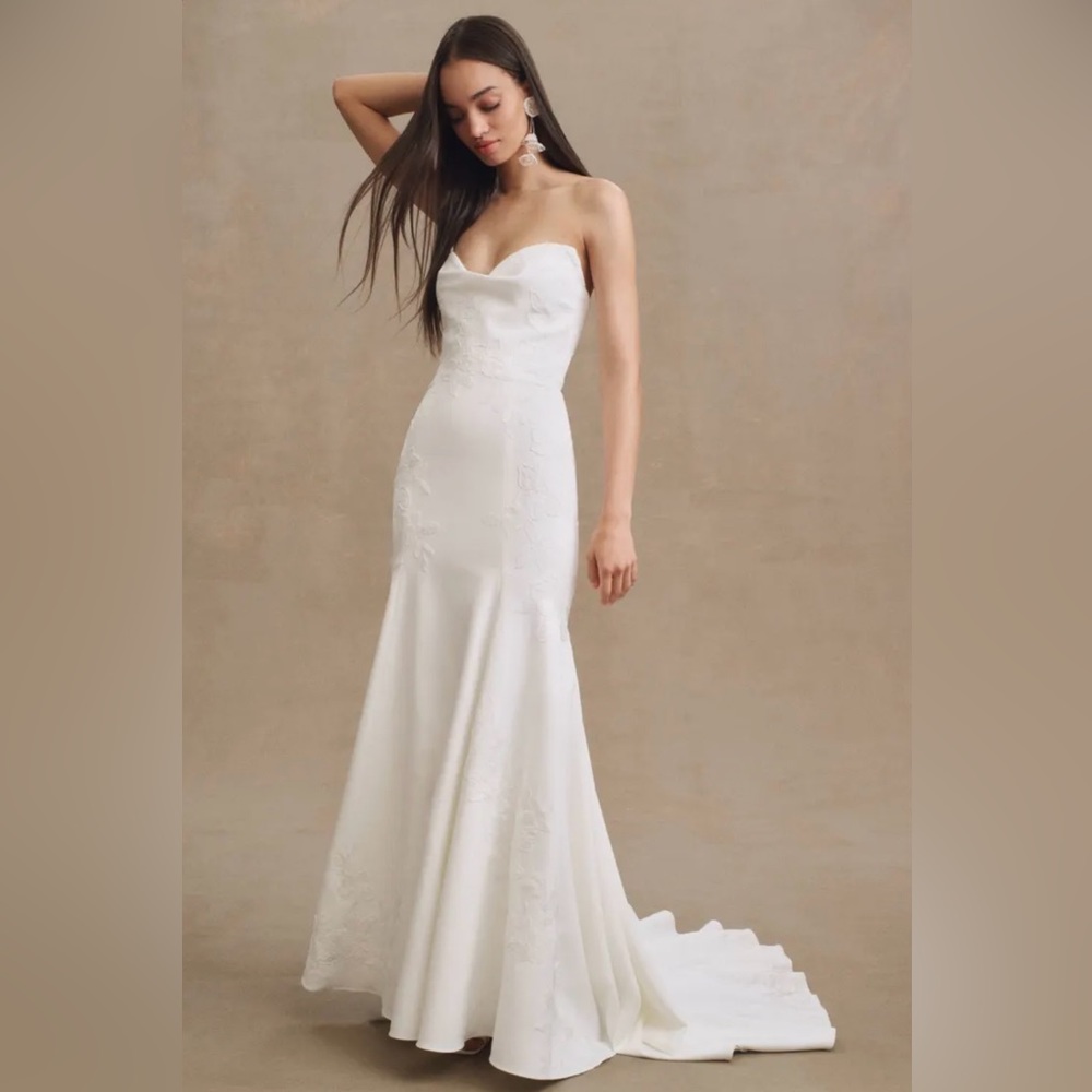 Jenny Yoo Naomi (fall 2023 collection) Strapless Crepe Wedding Gown size 2